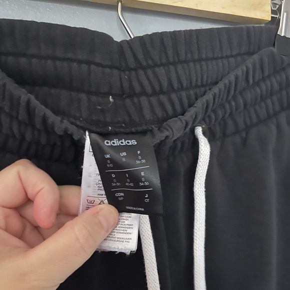 Adidas signature joggers S - Picture 4 of 7